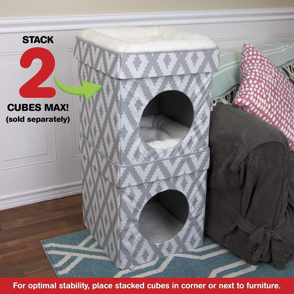 White cat cube with enclosed hideaway and top perch
